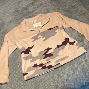 NWT Off-white camouflage collared sweater